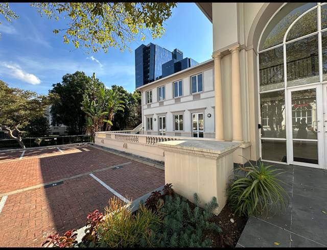 1,172M² OFFICE TO LET IN SANDTON CENTRAL